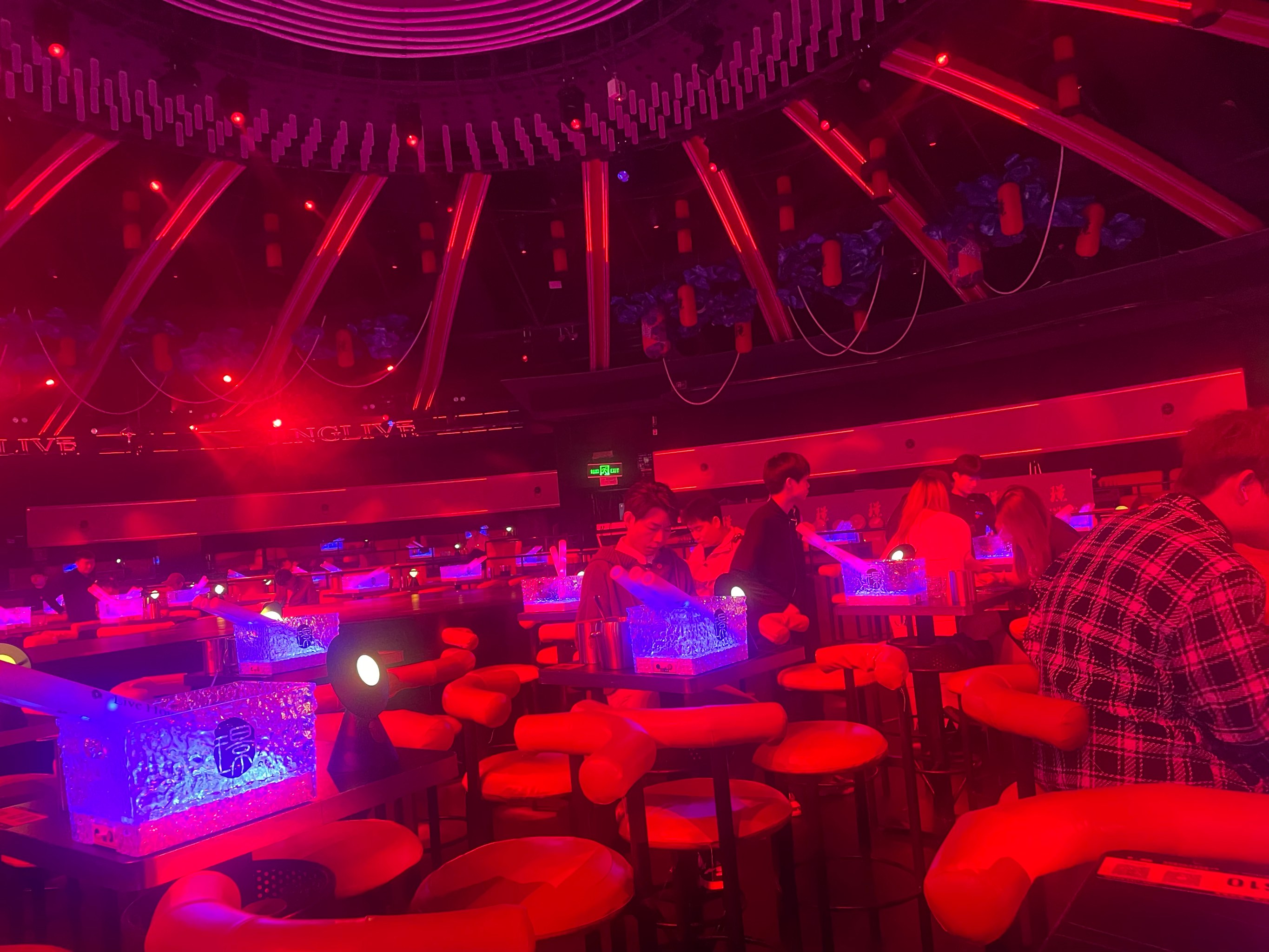 肇庆商务KTV预订，商务KTV订房就选这里-广宁县ktv预订